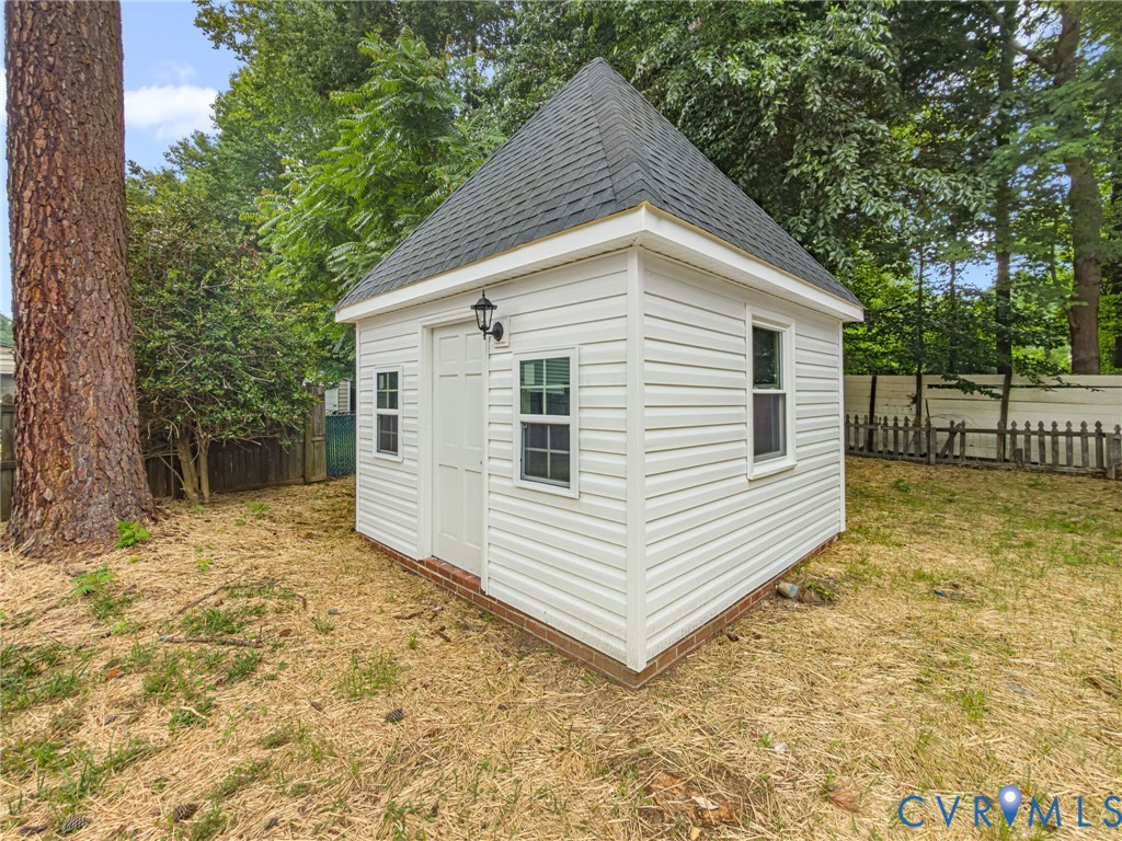 422 Nottingham Dr