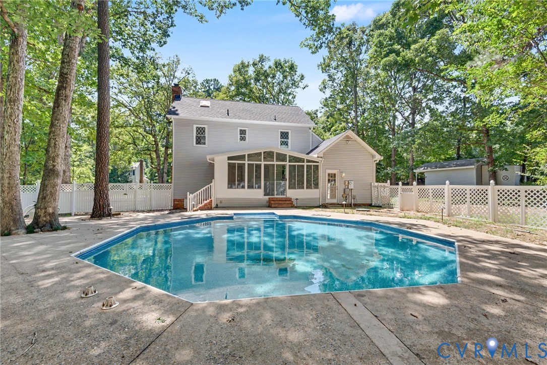 7530 Robinwood Ct