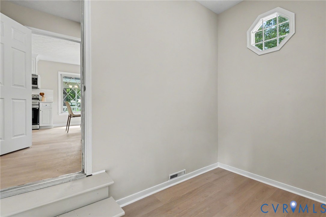 7530 Robinwood Ct