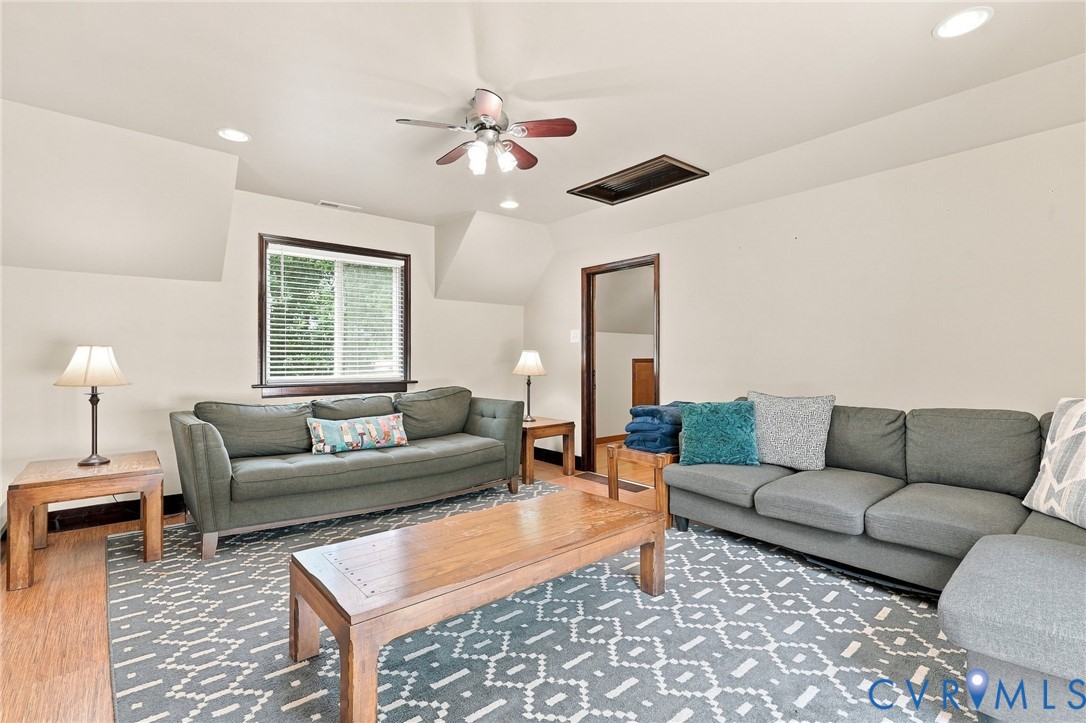 7266 Trimiew Estate Ln