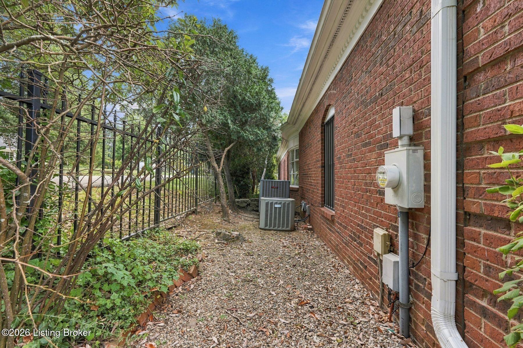 37 Brownsboro Hill Rd