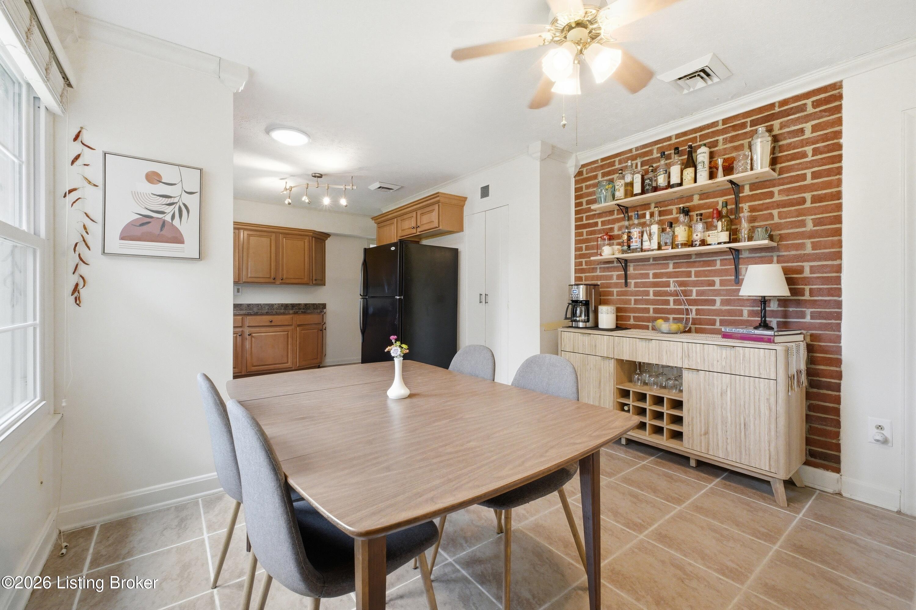206 Dorchester Rd