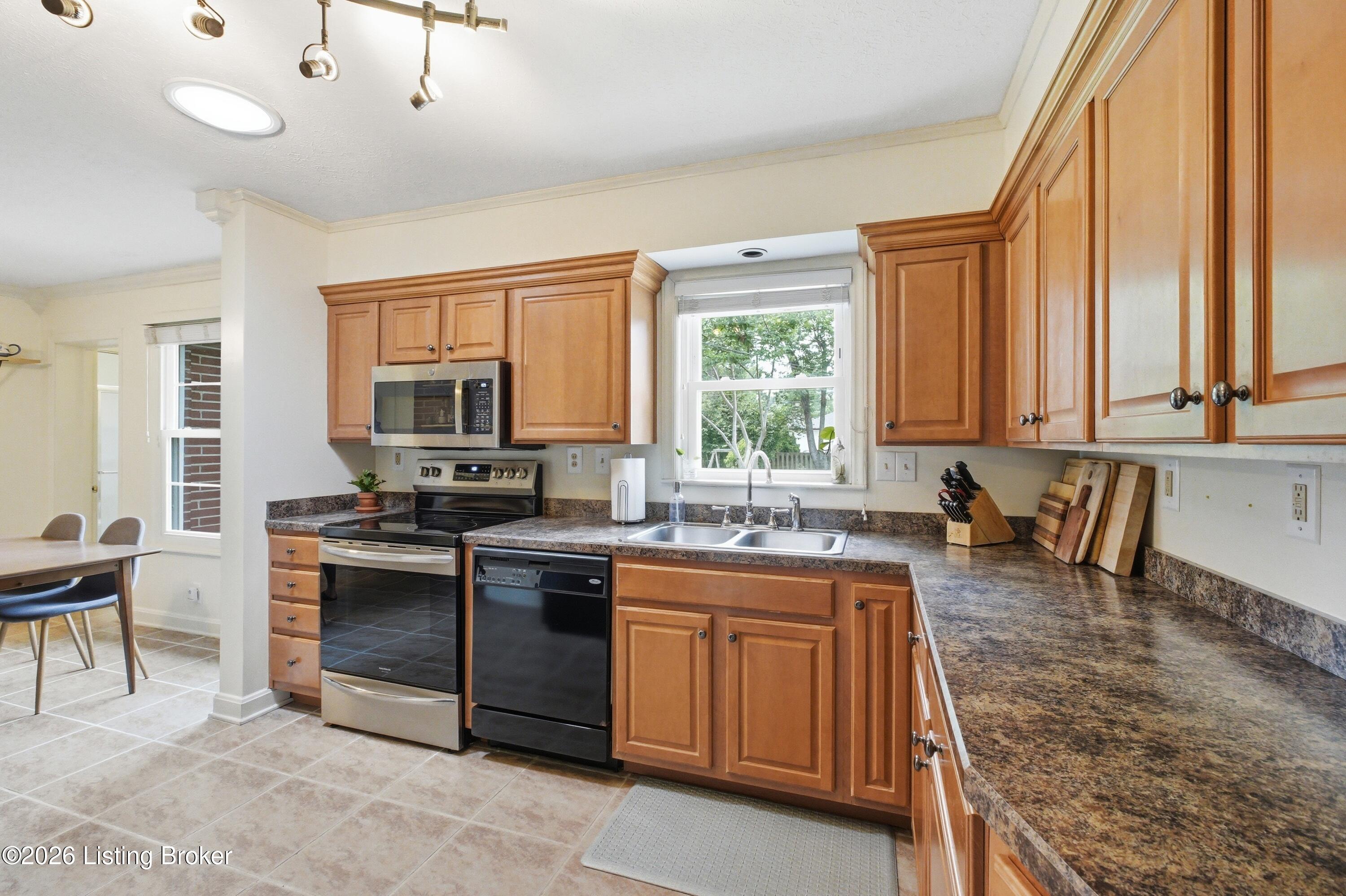 206 Dorchester Rd