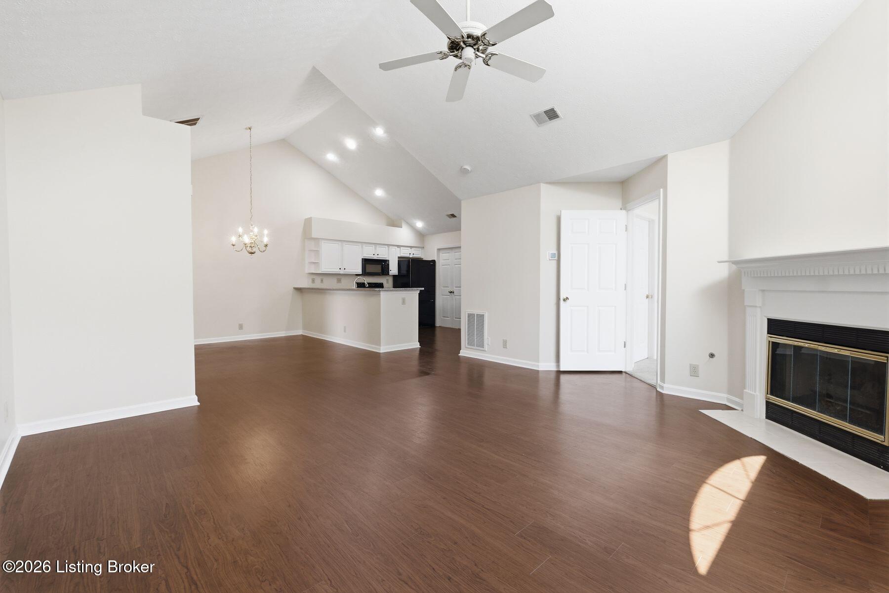 3910 Village Green Dr