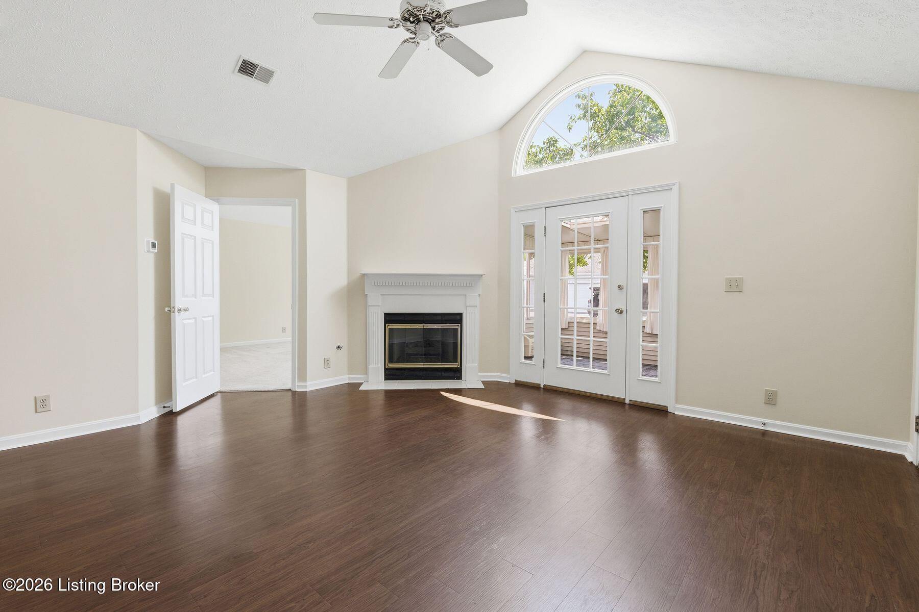 3910 Village Green Dr