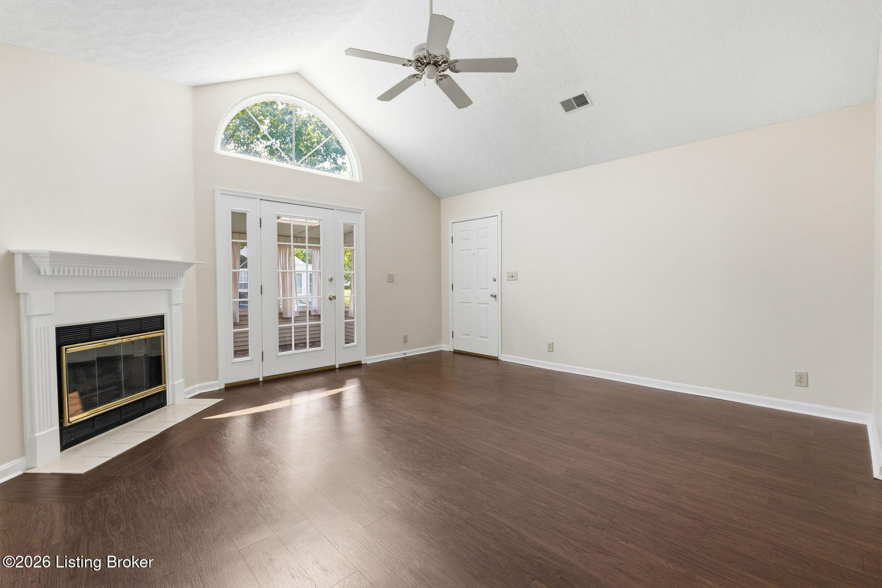 3910 Village Green Dr