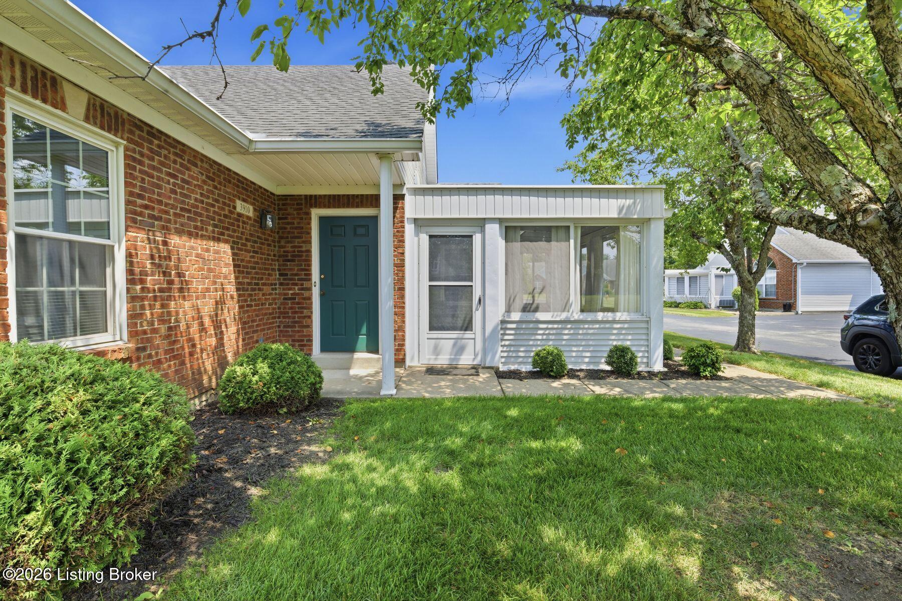 3910 Village Green Dr