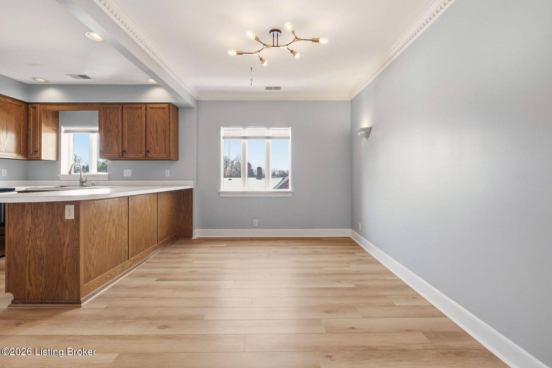 2126 Village Dr 5