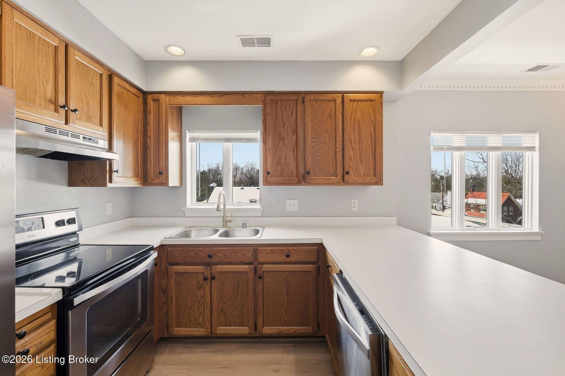 2126 Village Dr 5