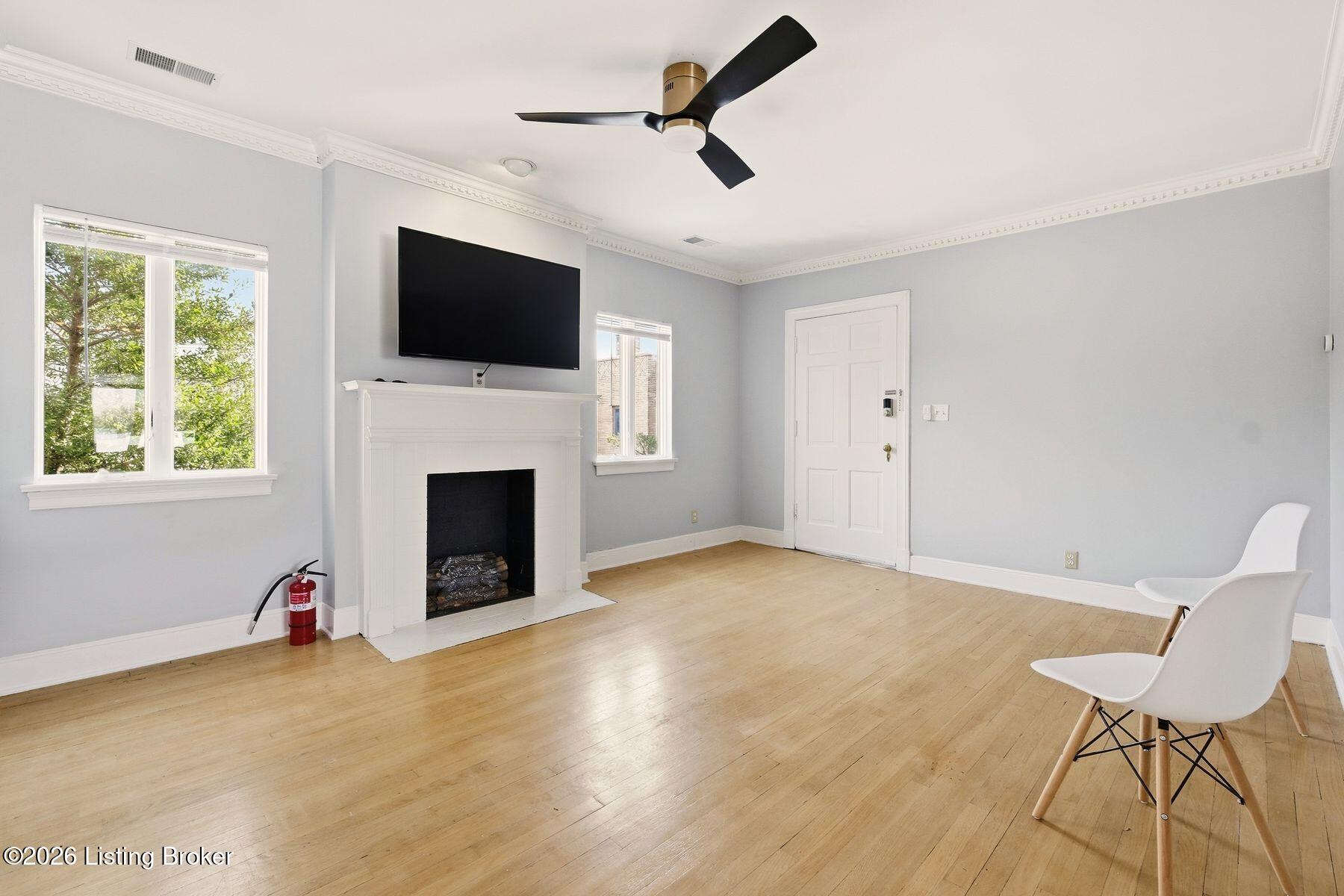 2126 Village Dr 5