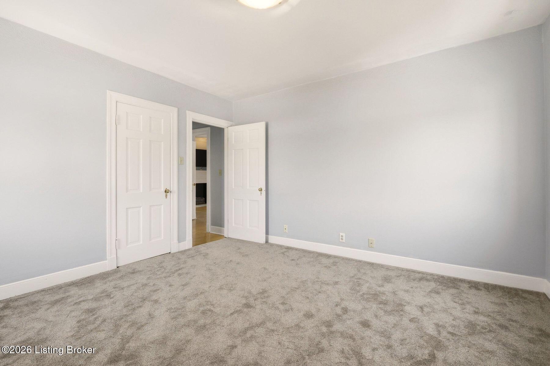 2126 Village Dr 5