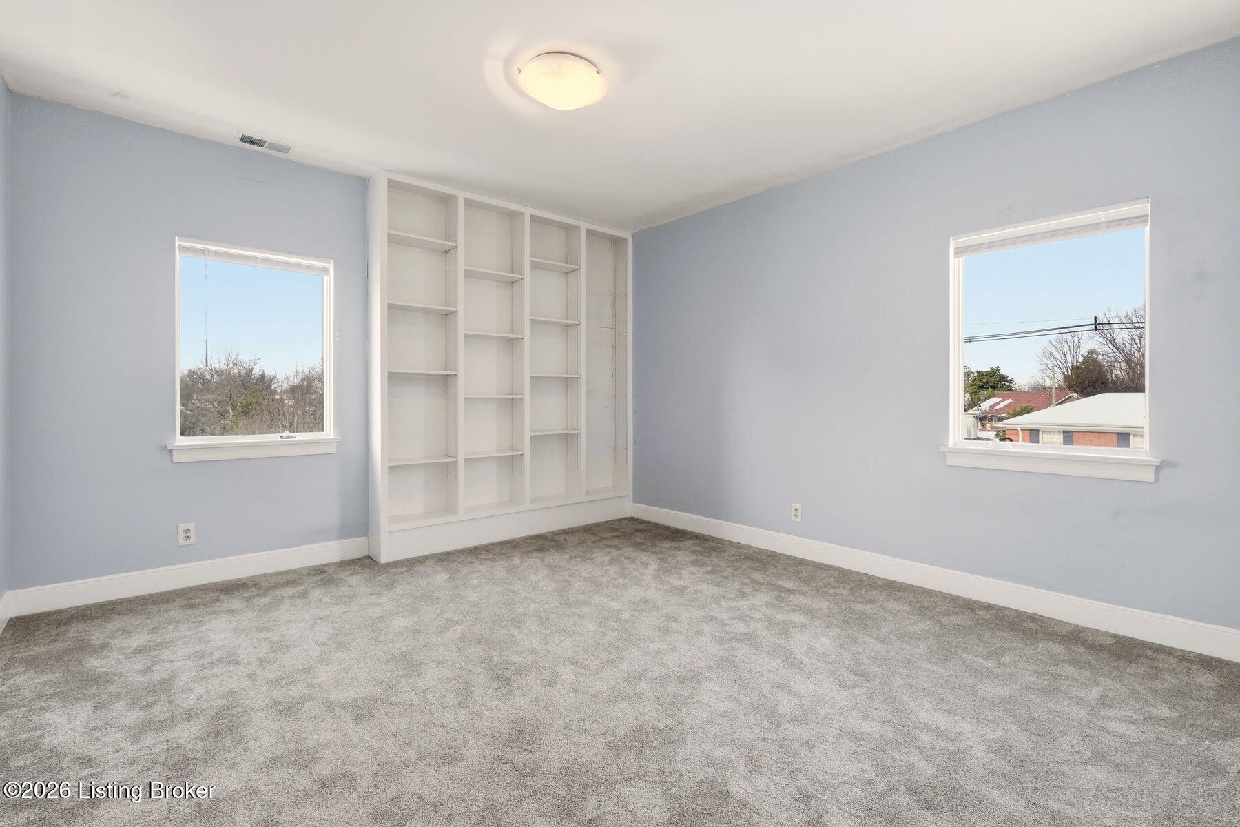 2126 Village Dr 5