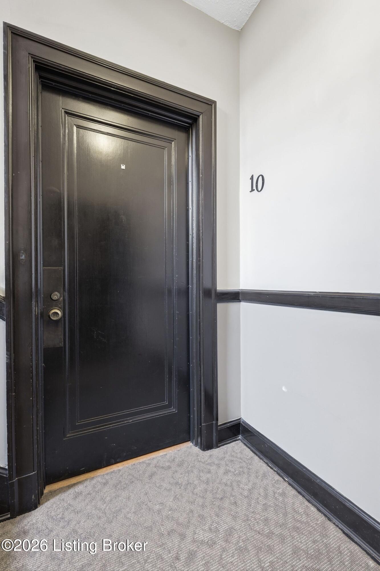 1601 Spring Dr 10