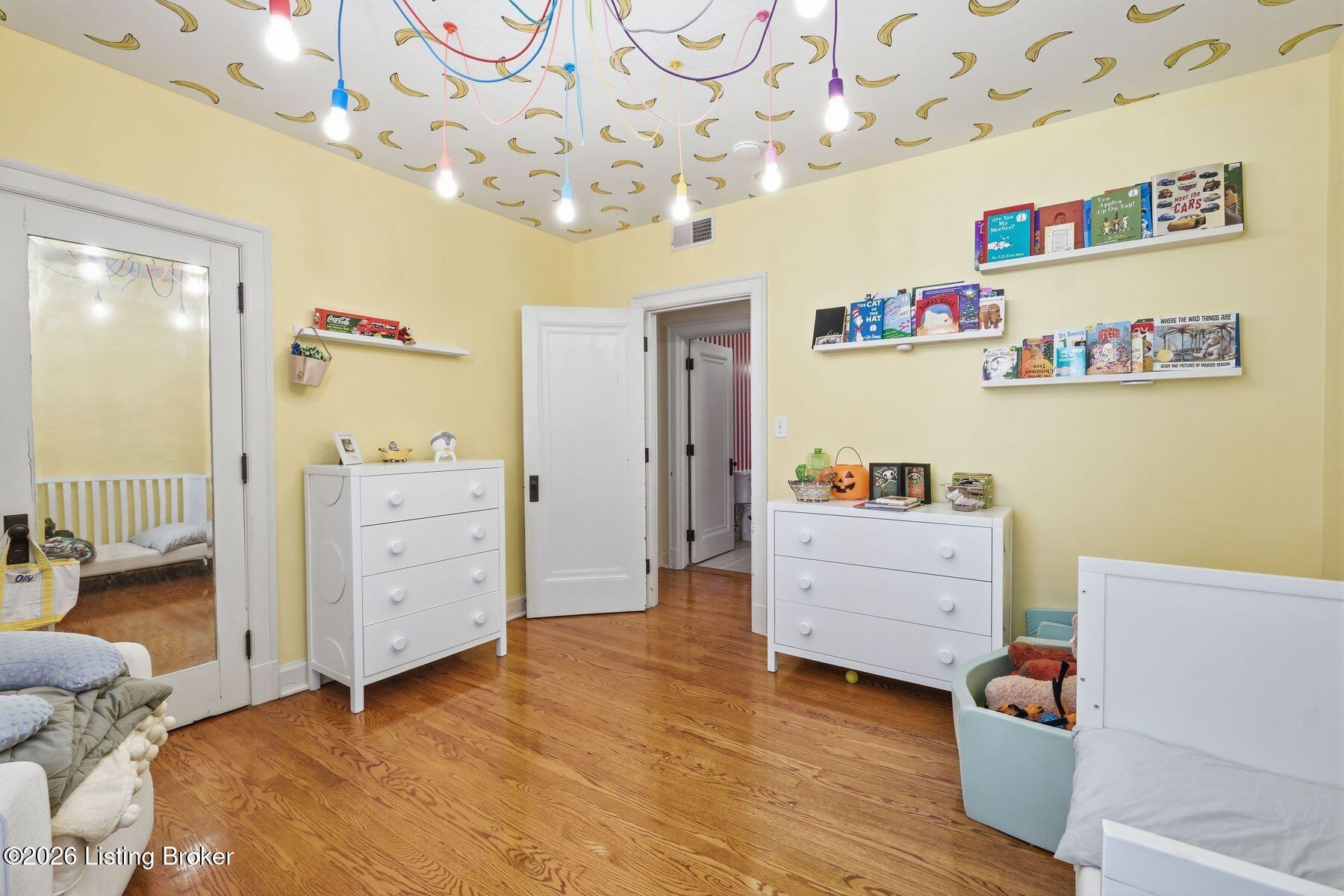 1601 Spring Dr 10