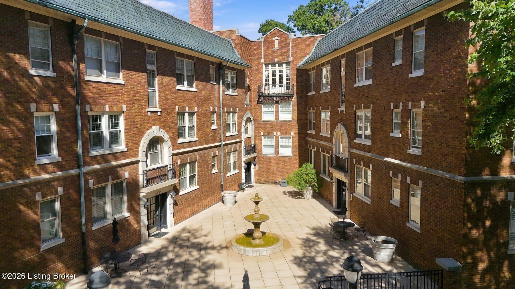1601 Spring Dr 10