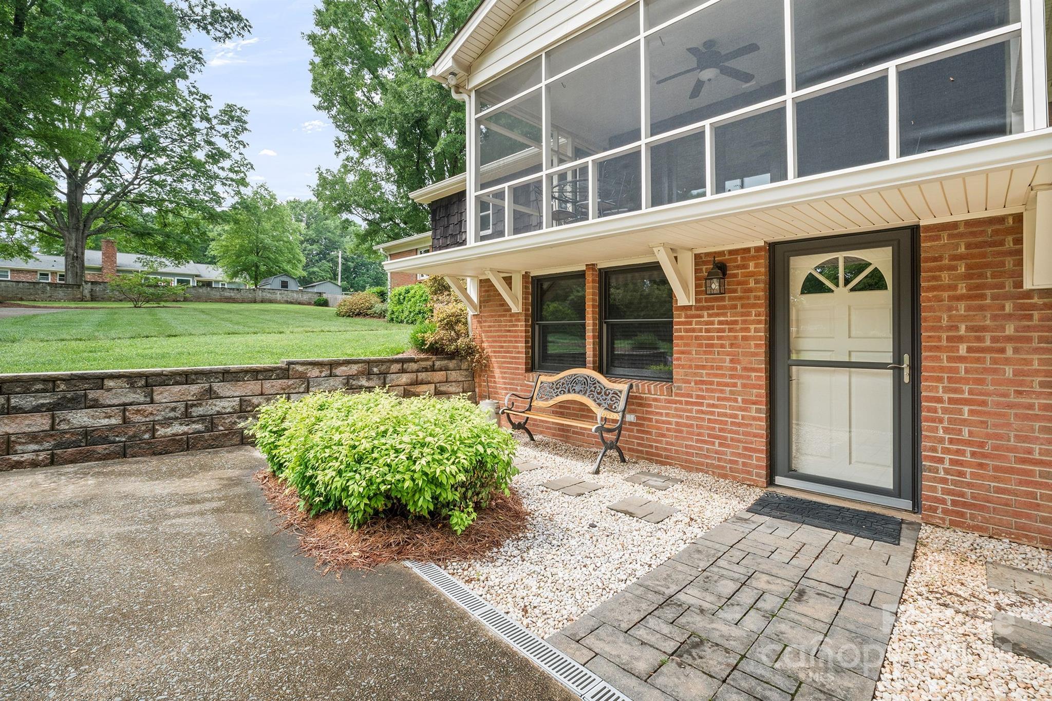 14024 Idlewild Road
