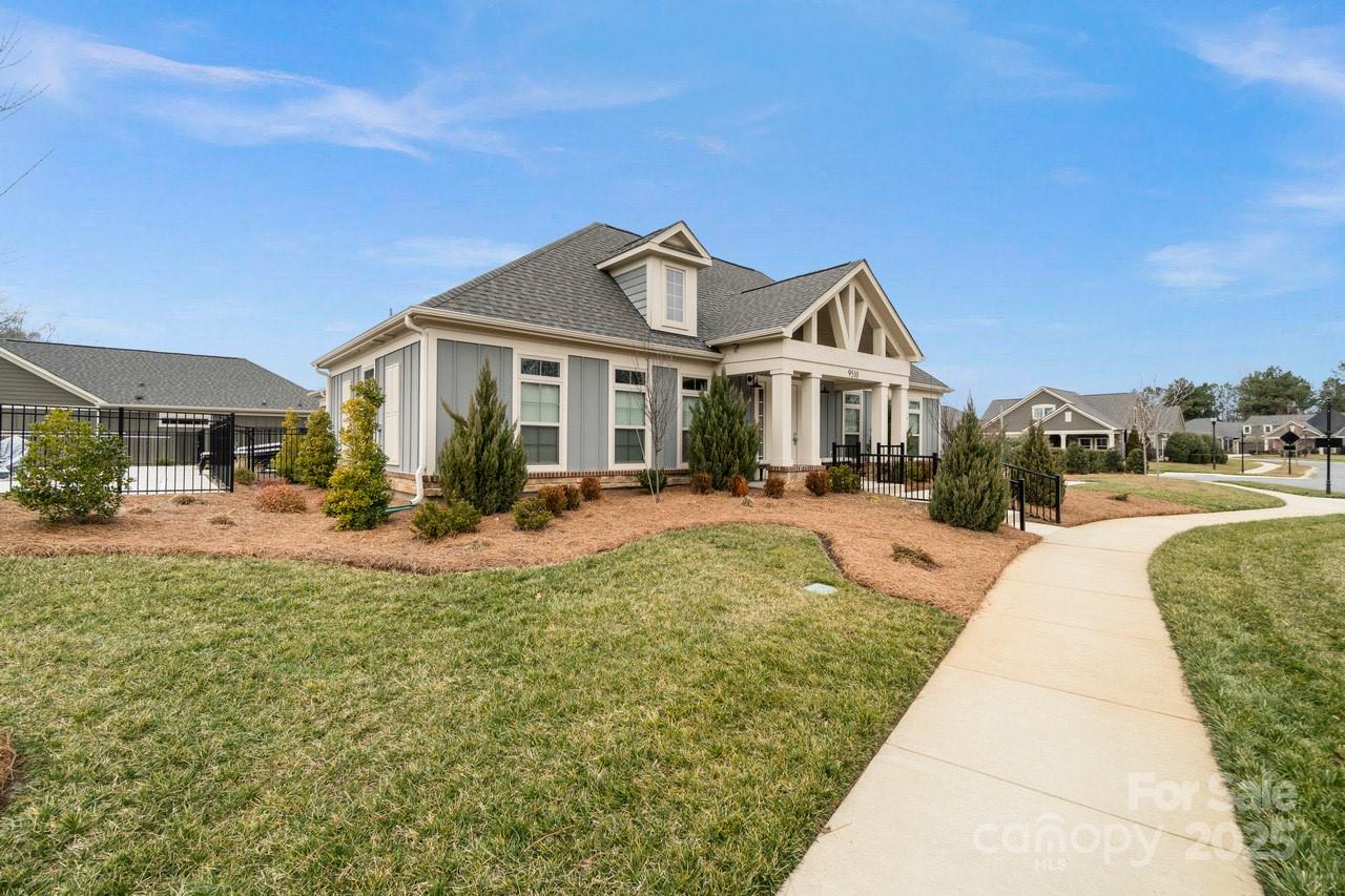 9113 Meadowmist Lane