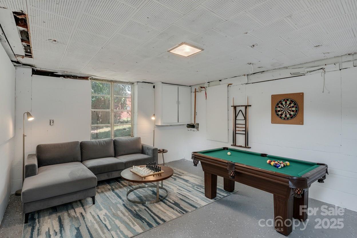 1123 Norland Road