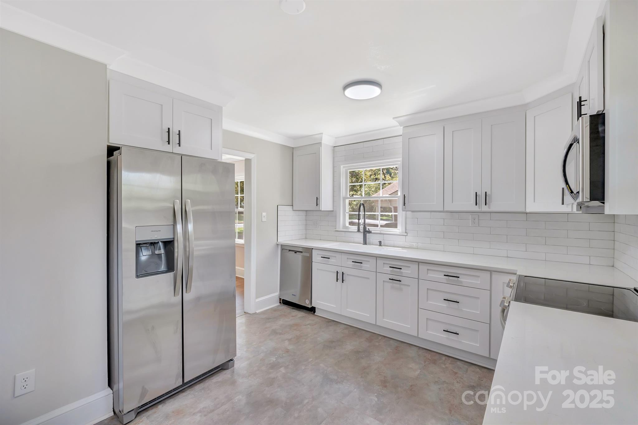 1123 Norland Road