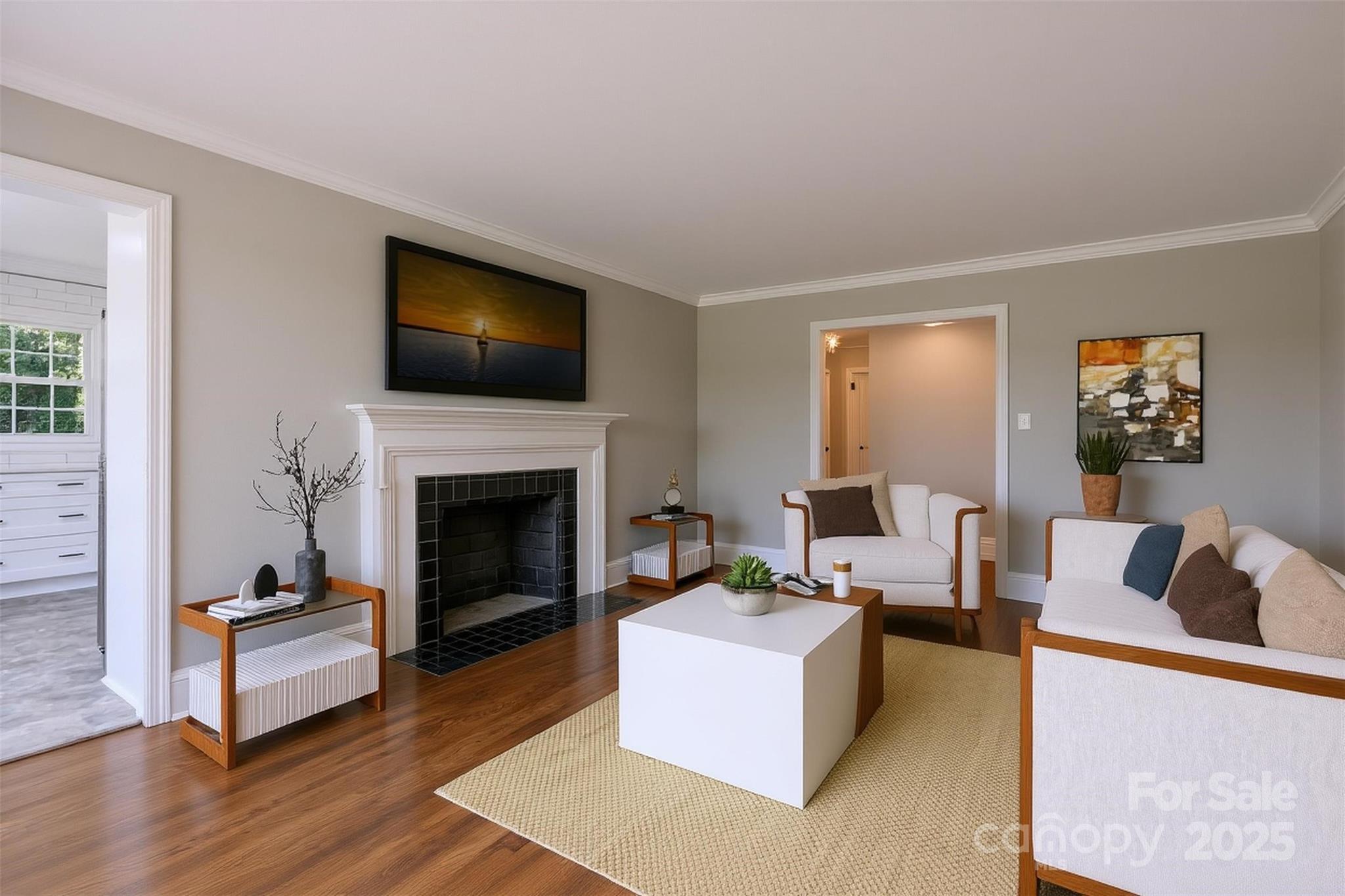 1123 Norland Road