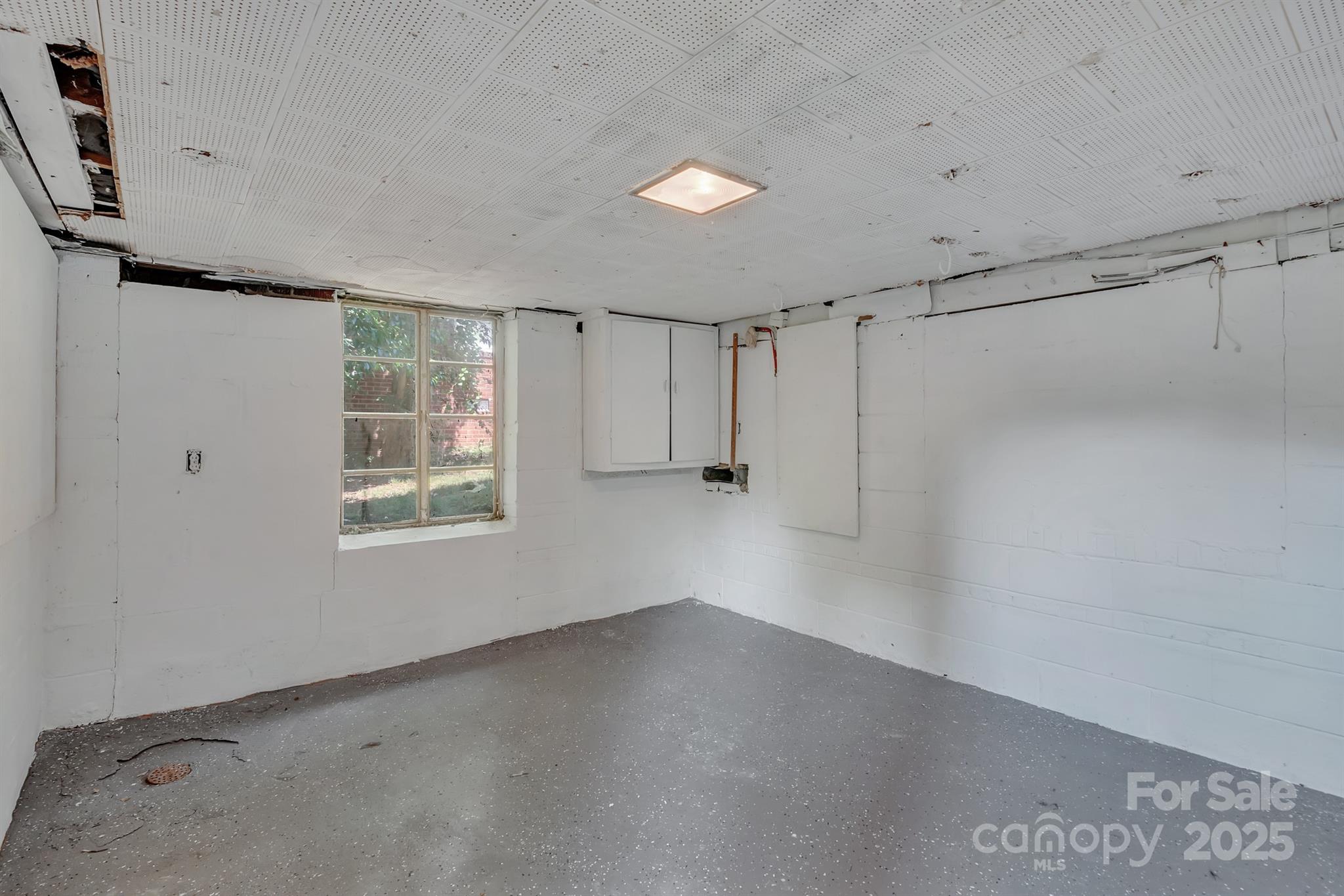 1123 Norland Road