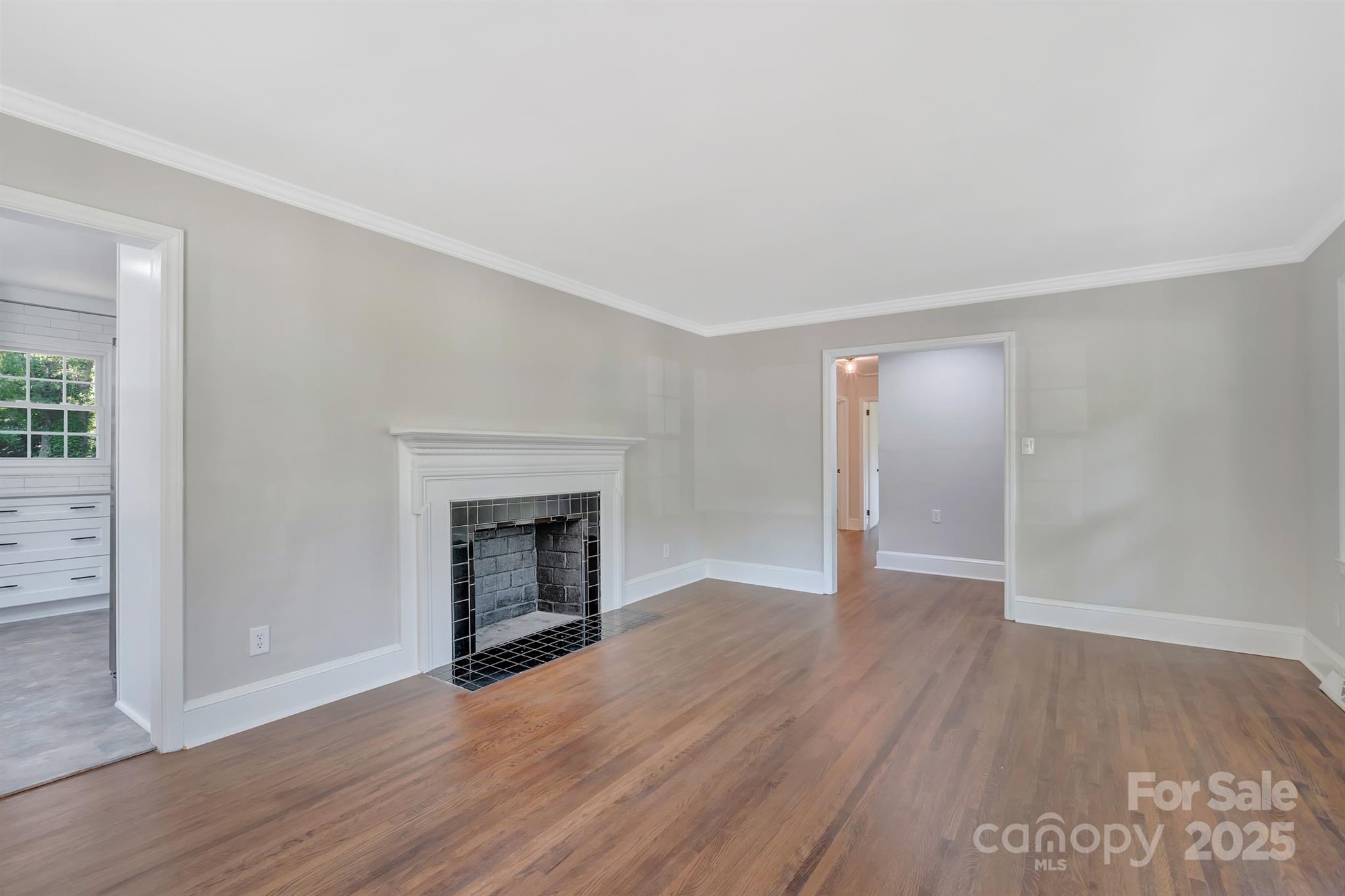1123 Norland Road