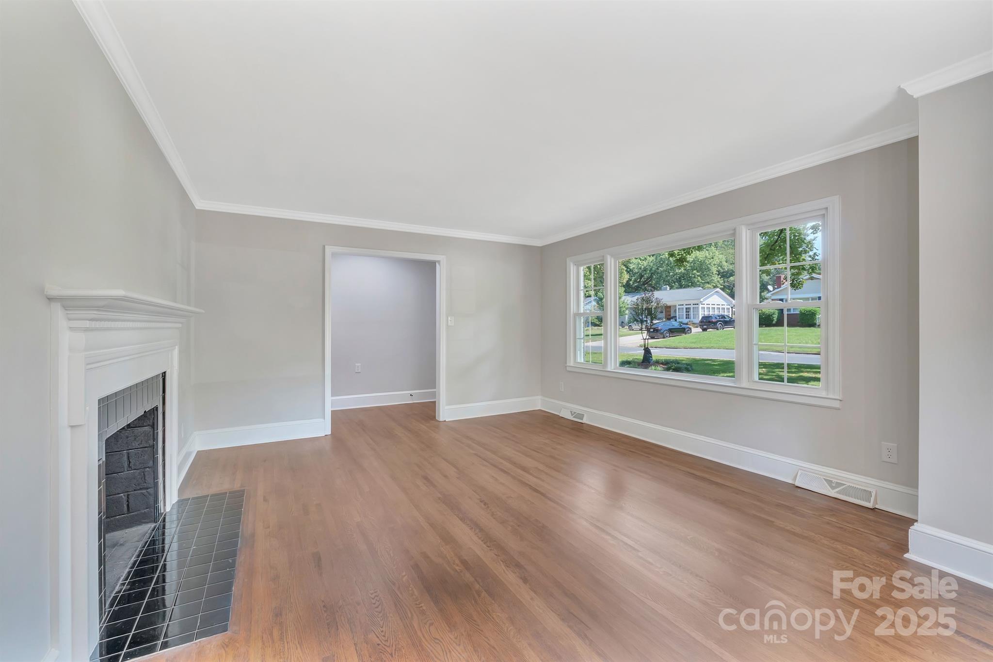 1123 Norland Road