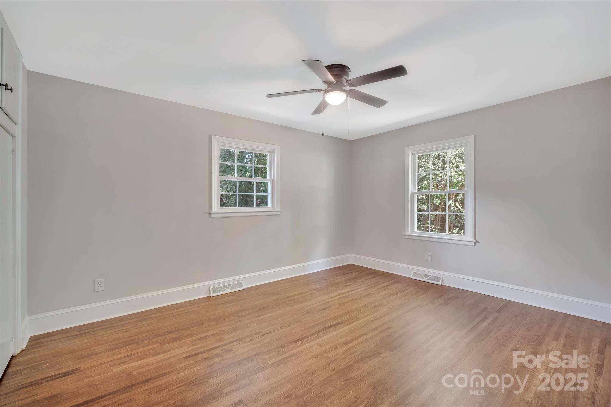 1123 Norland Road