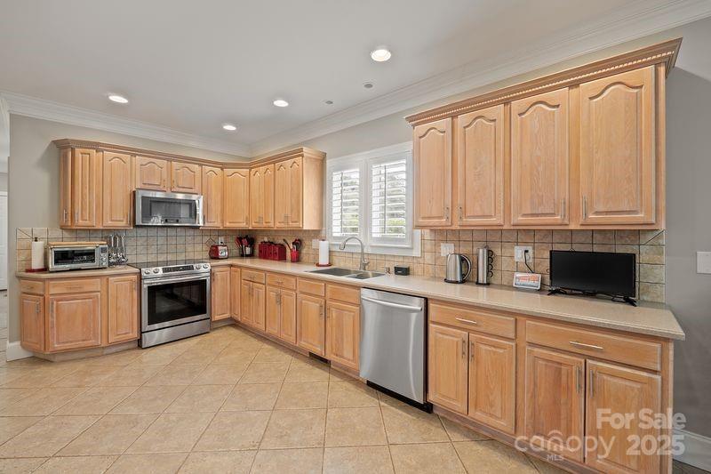 17426 Springwinds Drive Unit: 122