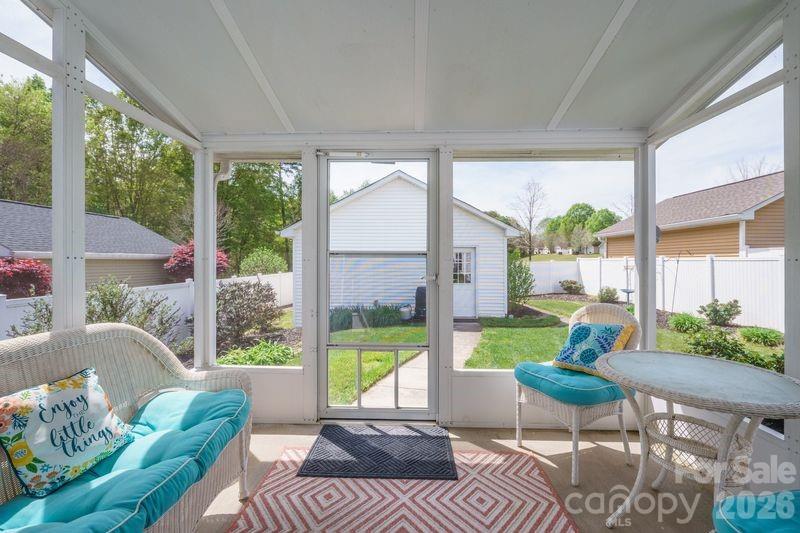 16515 Amberside Road E