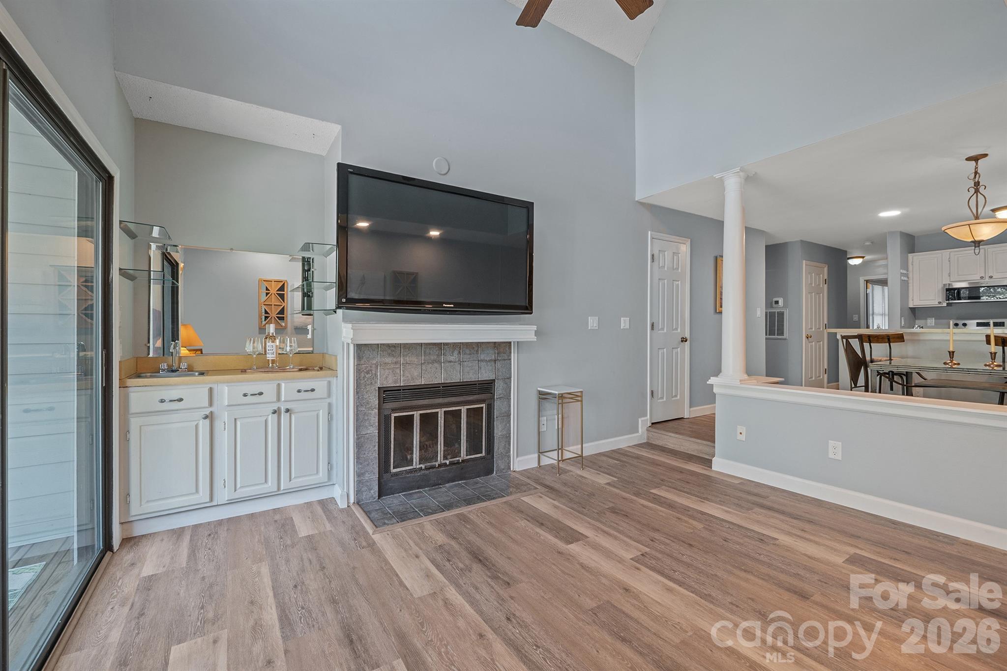 327 Northwest Drive