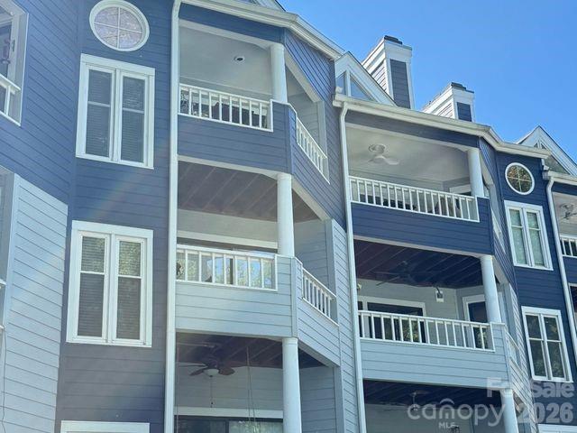 327 Northwest Drive