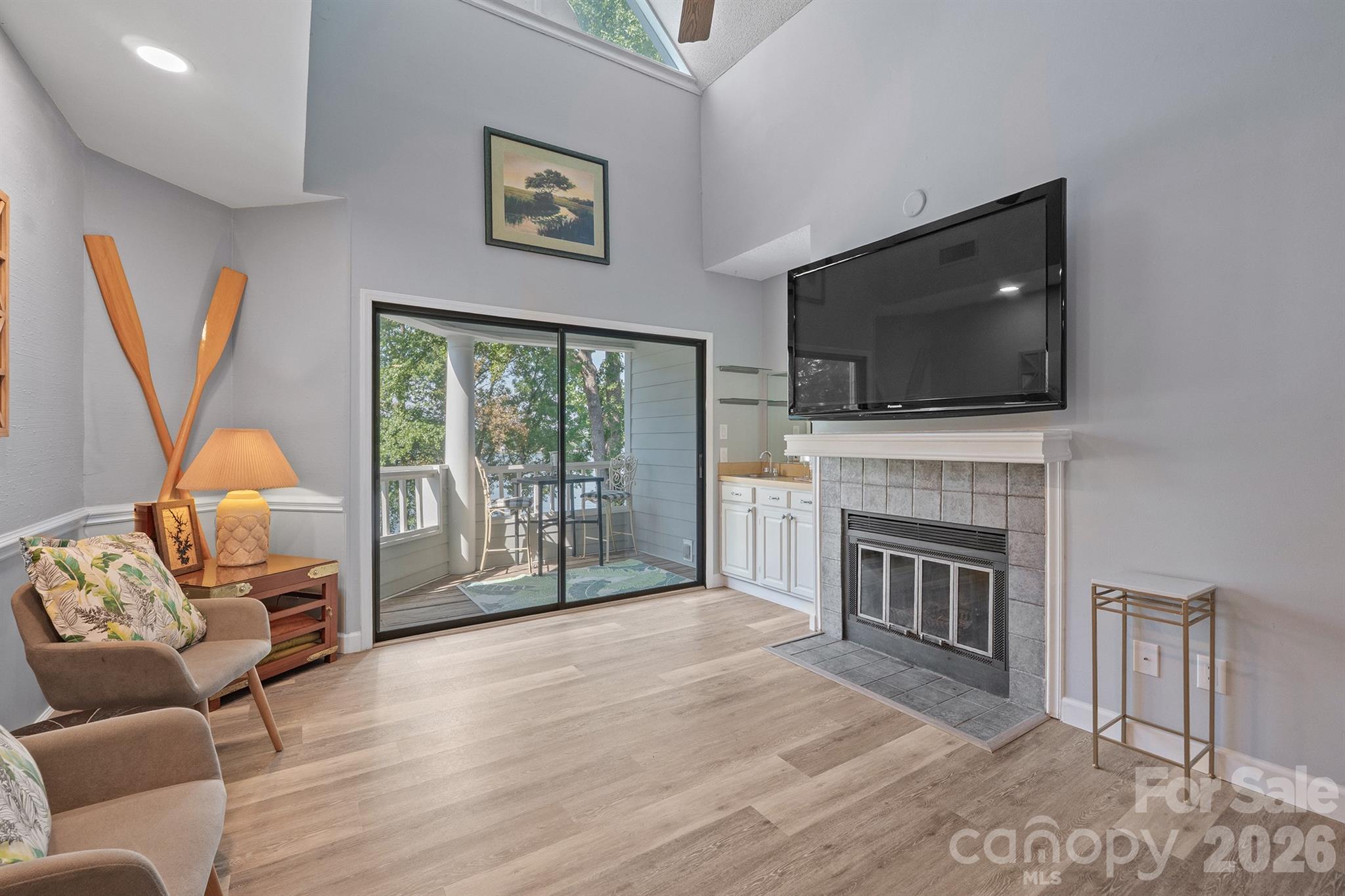 327 Northwest Drive