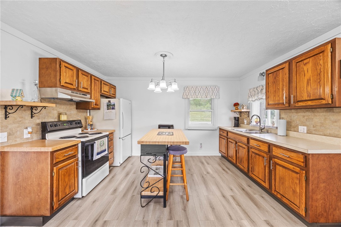 1369 Italy Valley Road