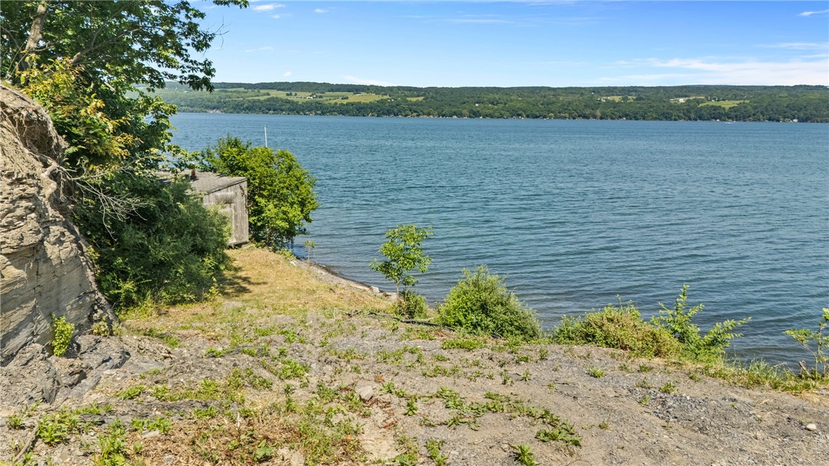 11 Red Cedar Falls Lane