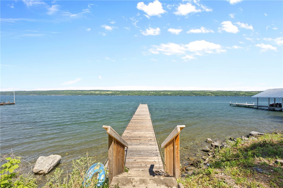 5 Red Cedar Falls Lane