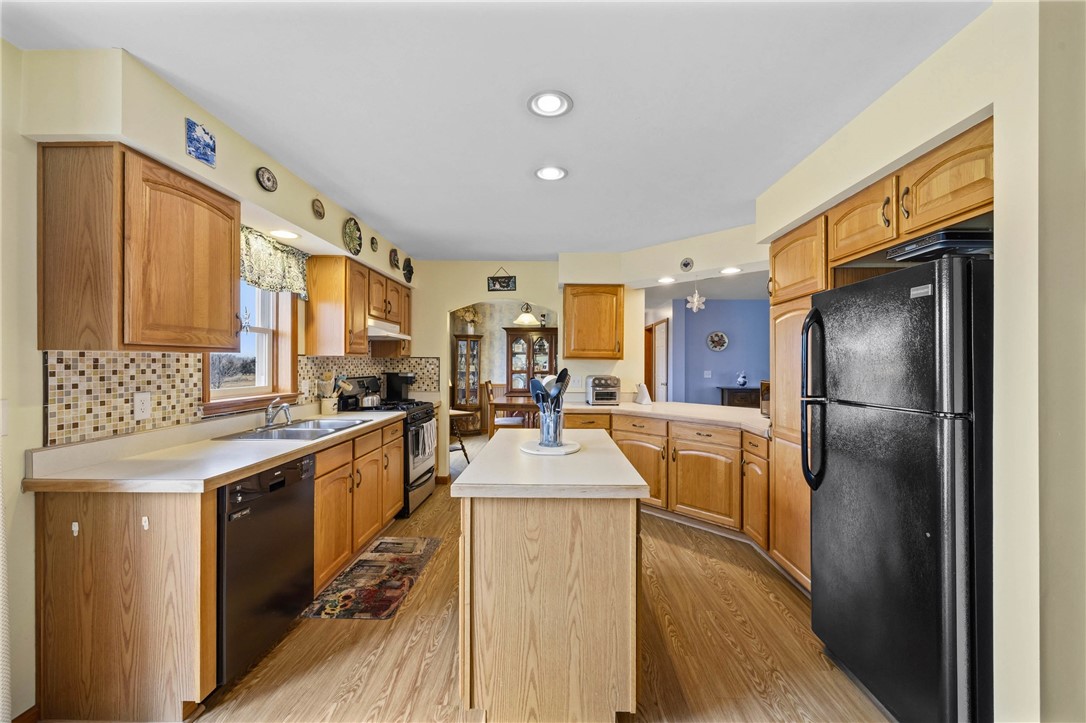 3118 Lake To Lake Road