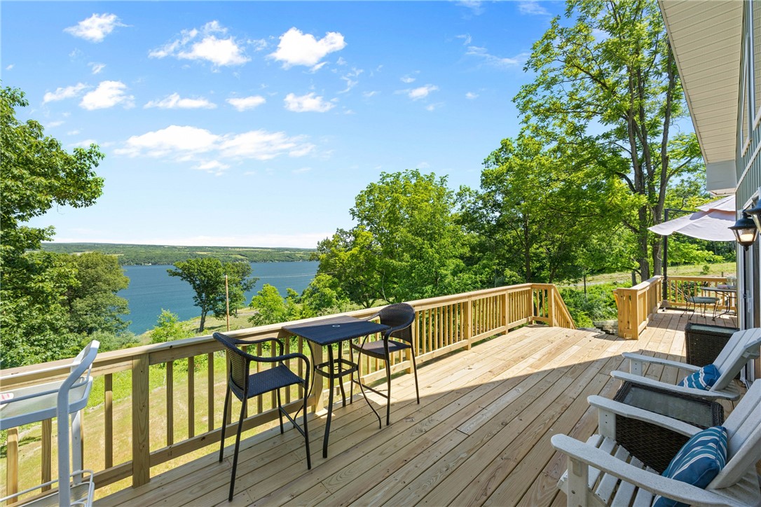 8 Red Cedar Falls Lane