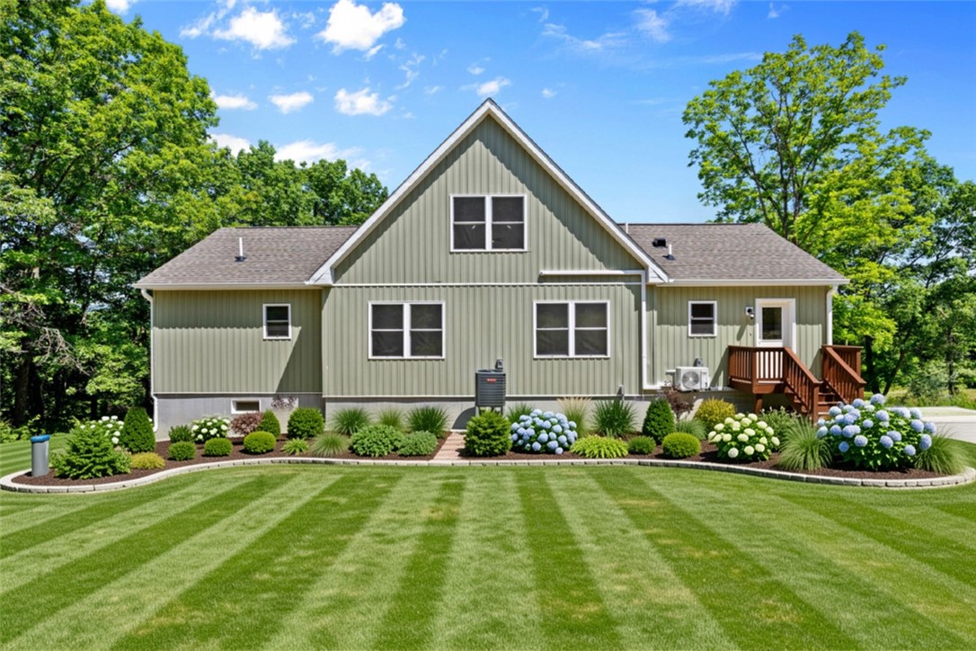 8 Red Cedar Falls Lane