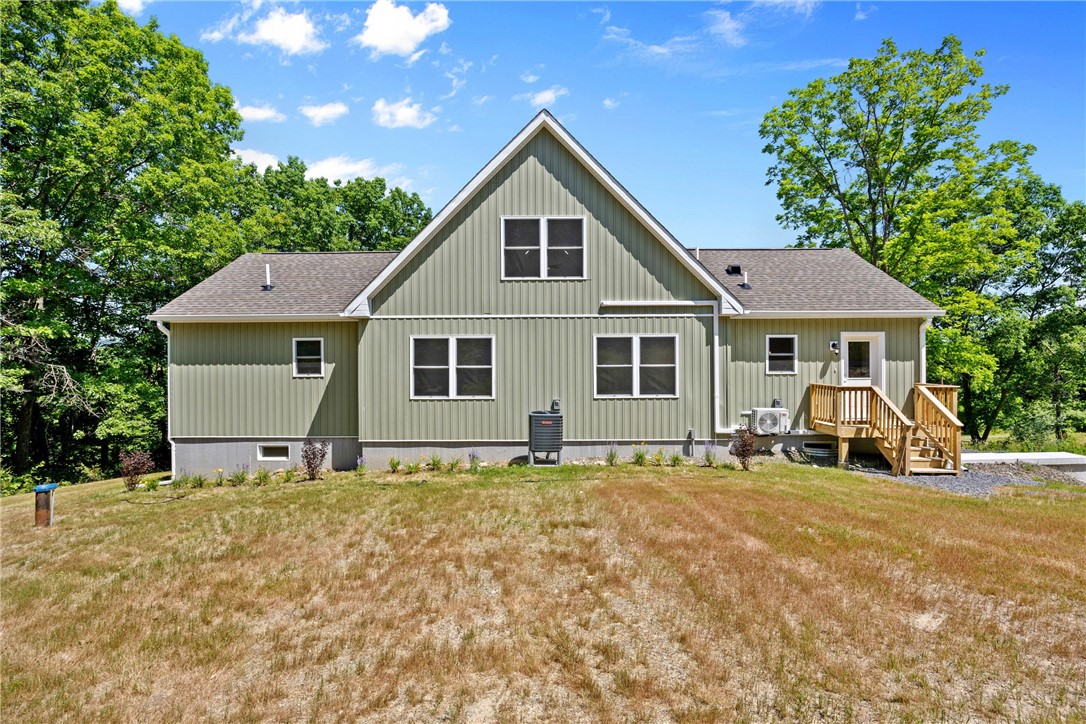 8 Red Cedar Falls Lane