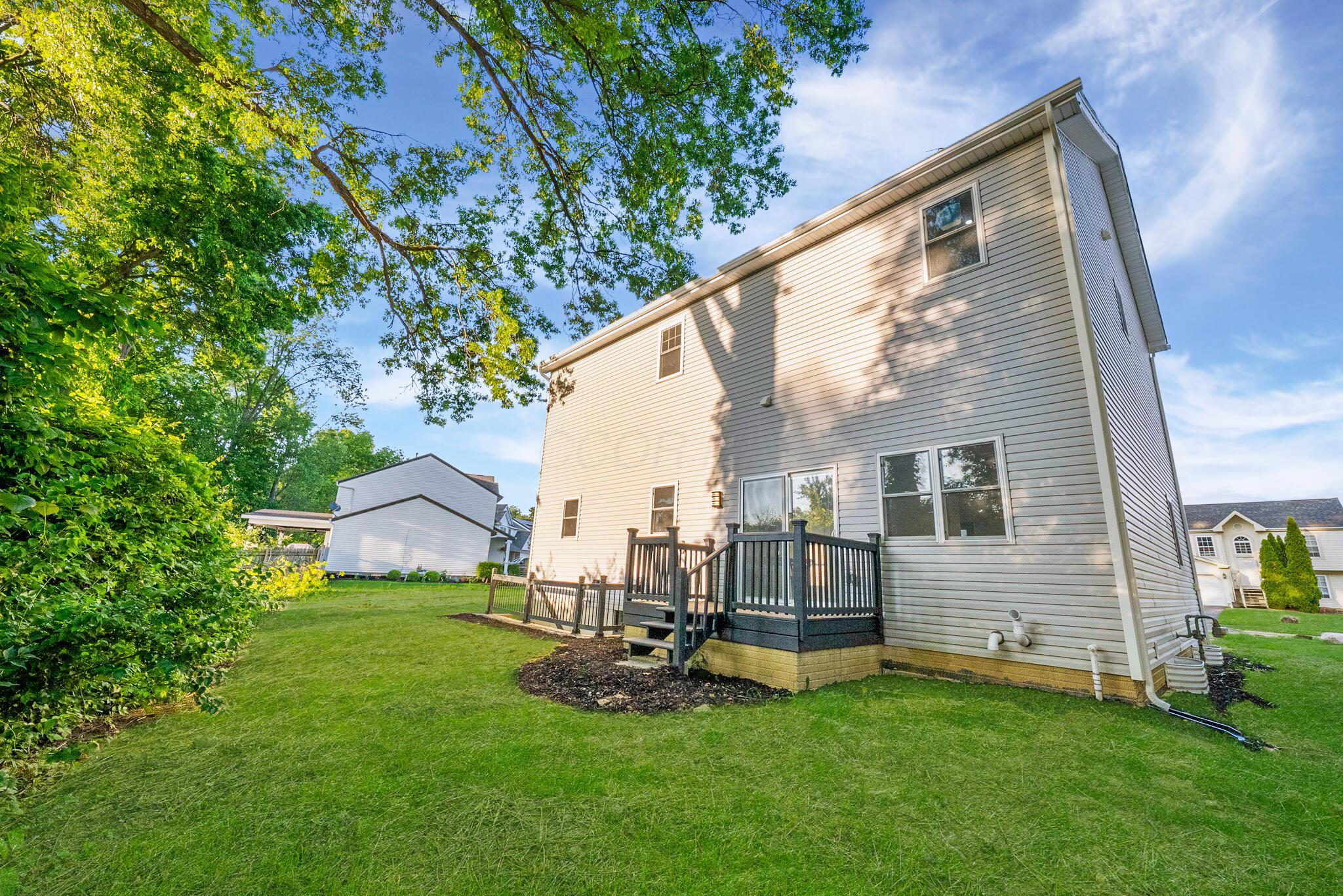 887 Harbinger Circle W