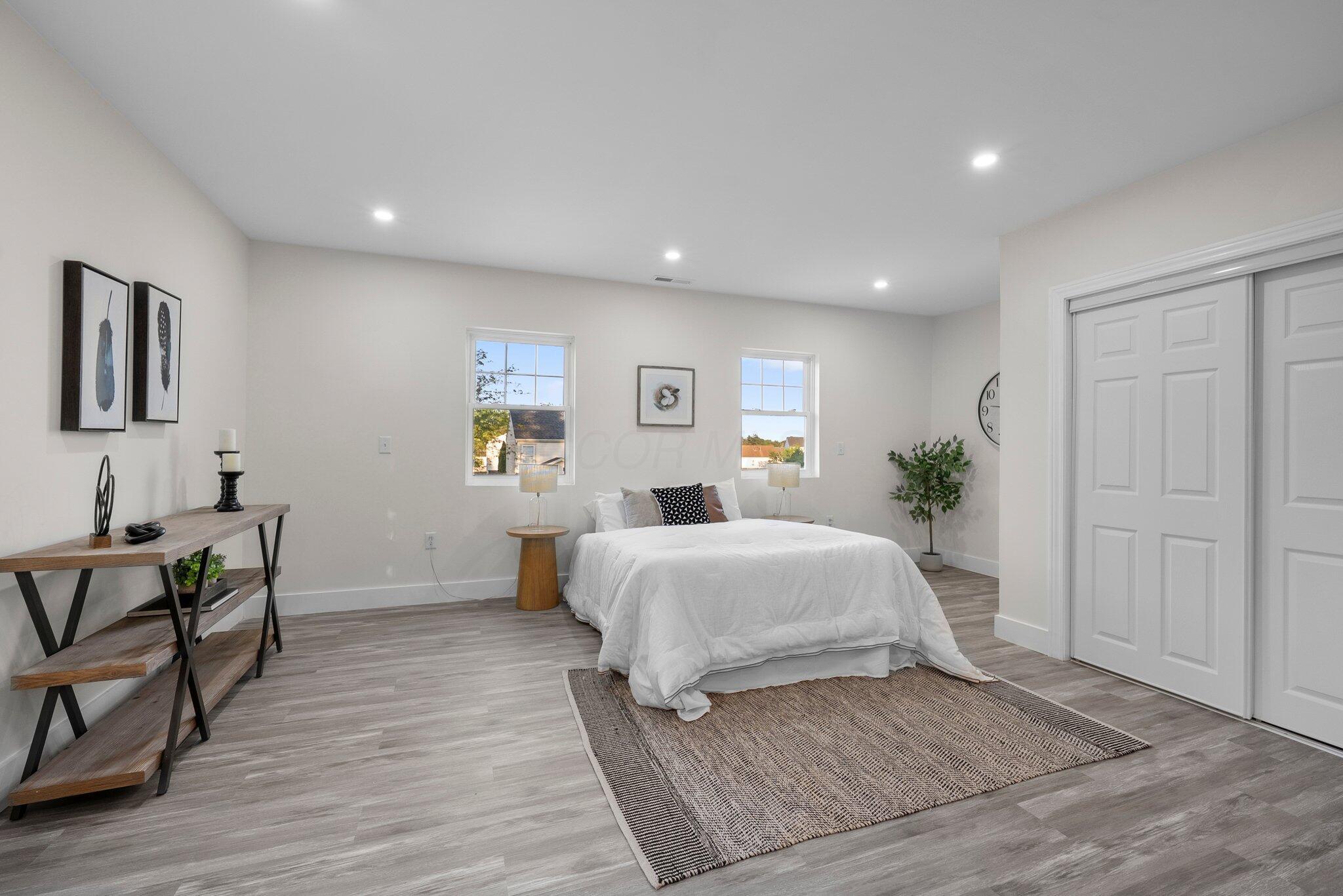 887 Harbinger Circle W