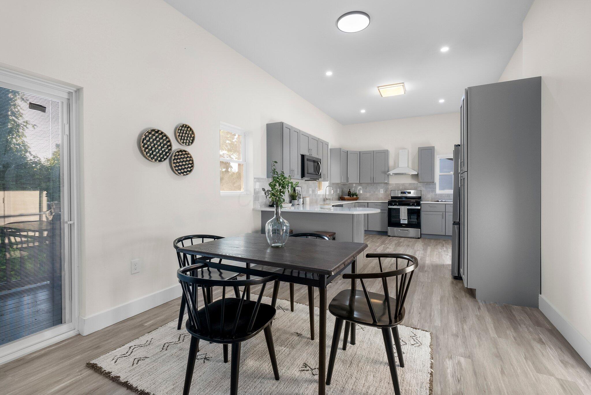887 Harbinger Circle W