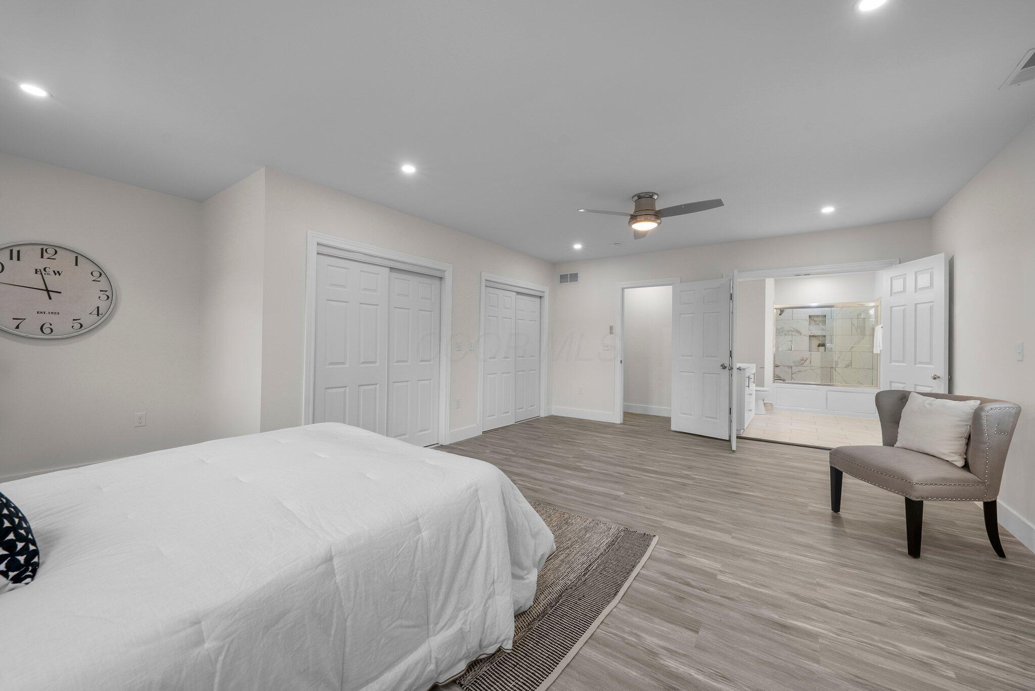 887 Harbinger Circle W