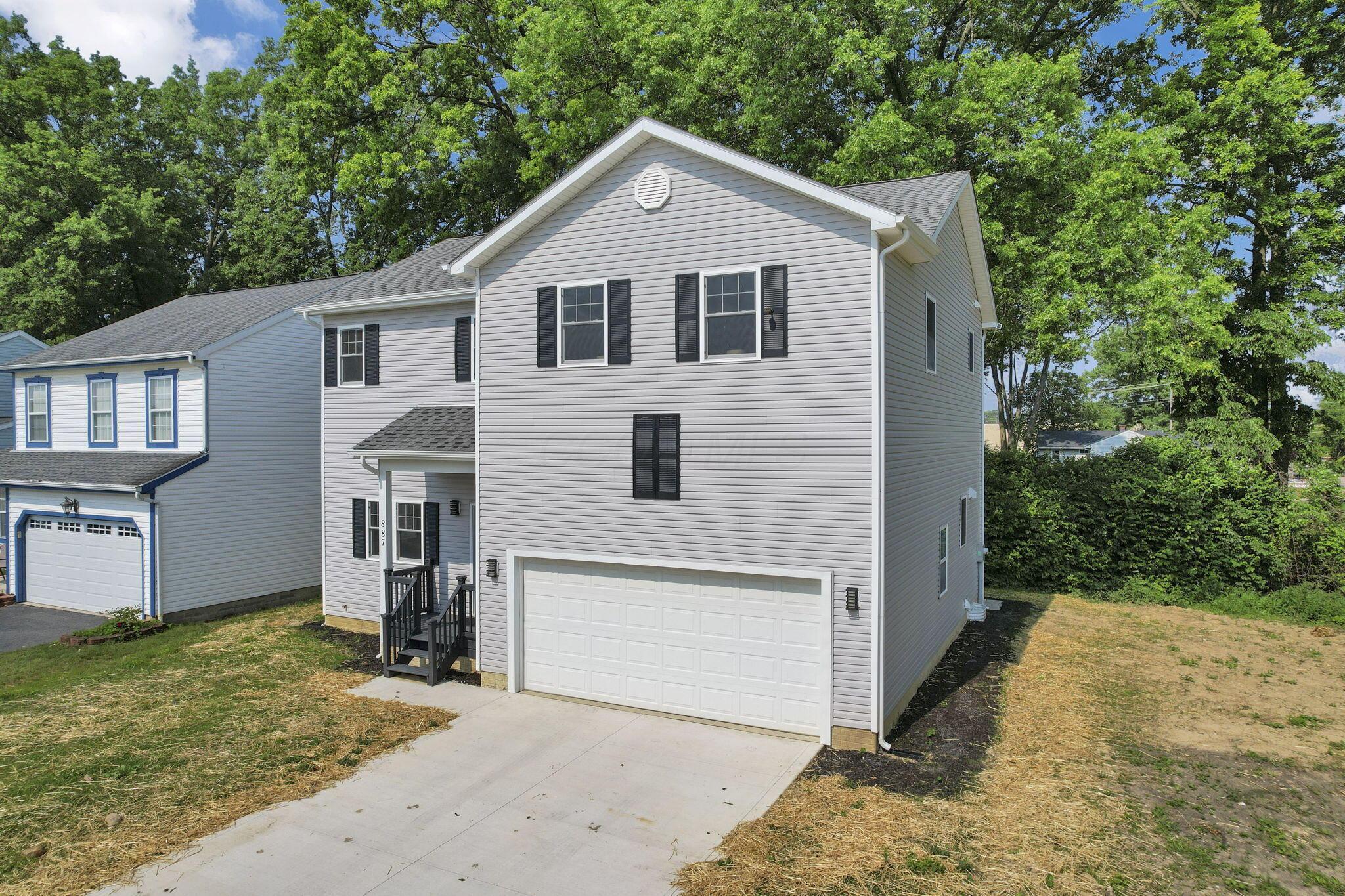 887 Harbinger Circle W