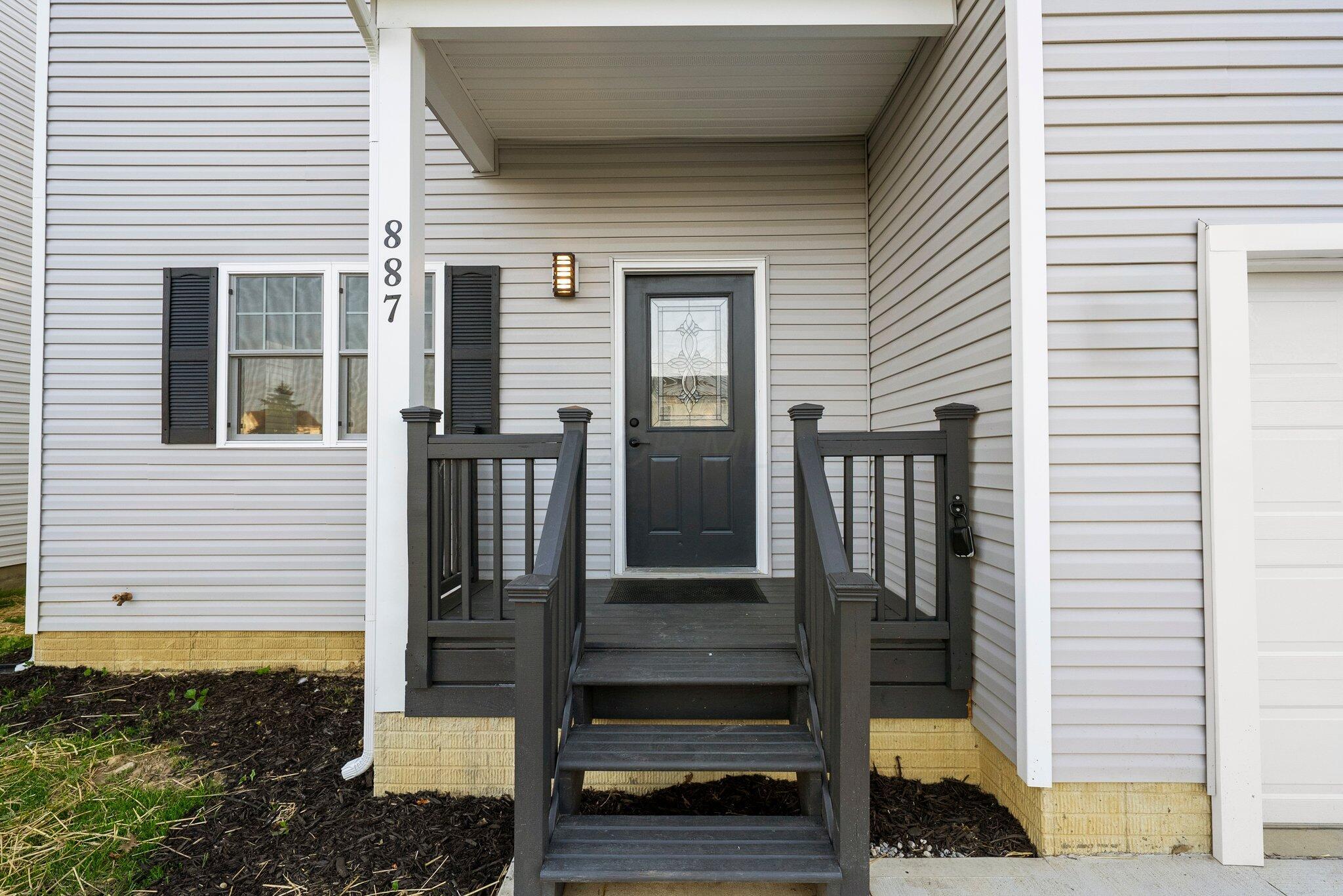 887 Harbinger Circle W