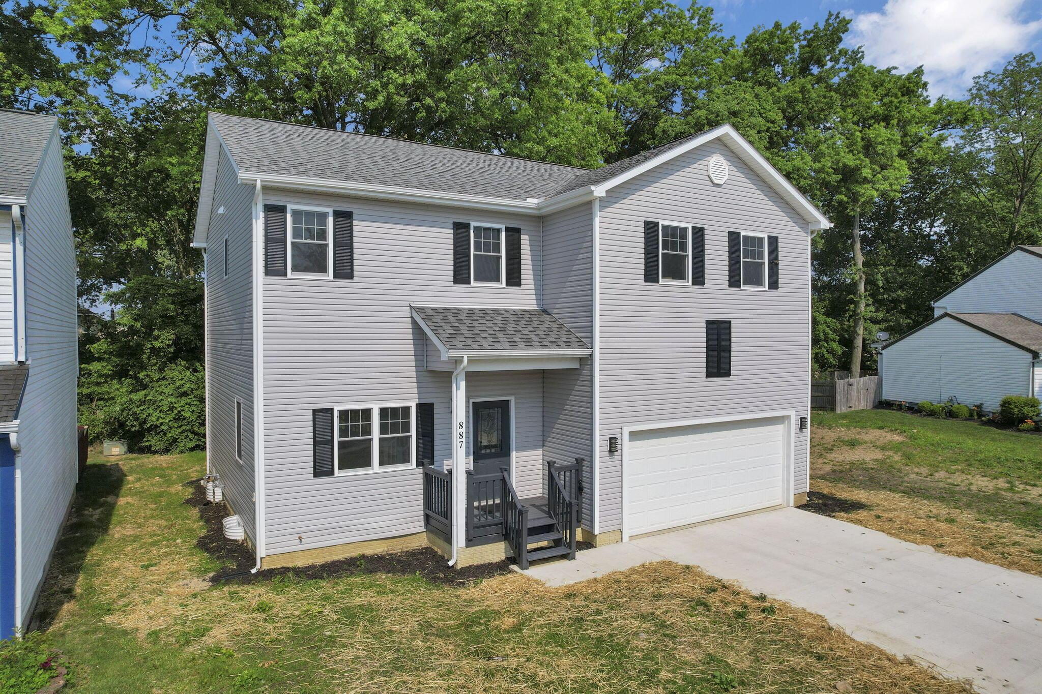 887 Harbinger Circle W