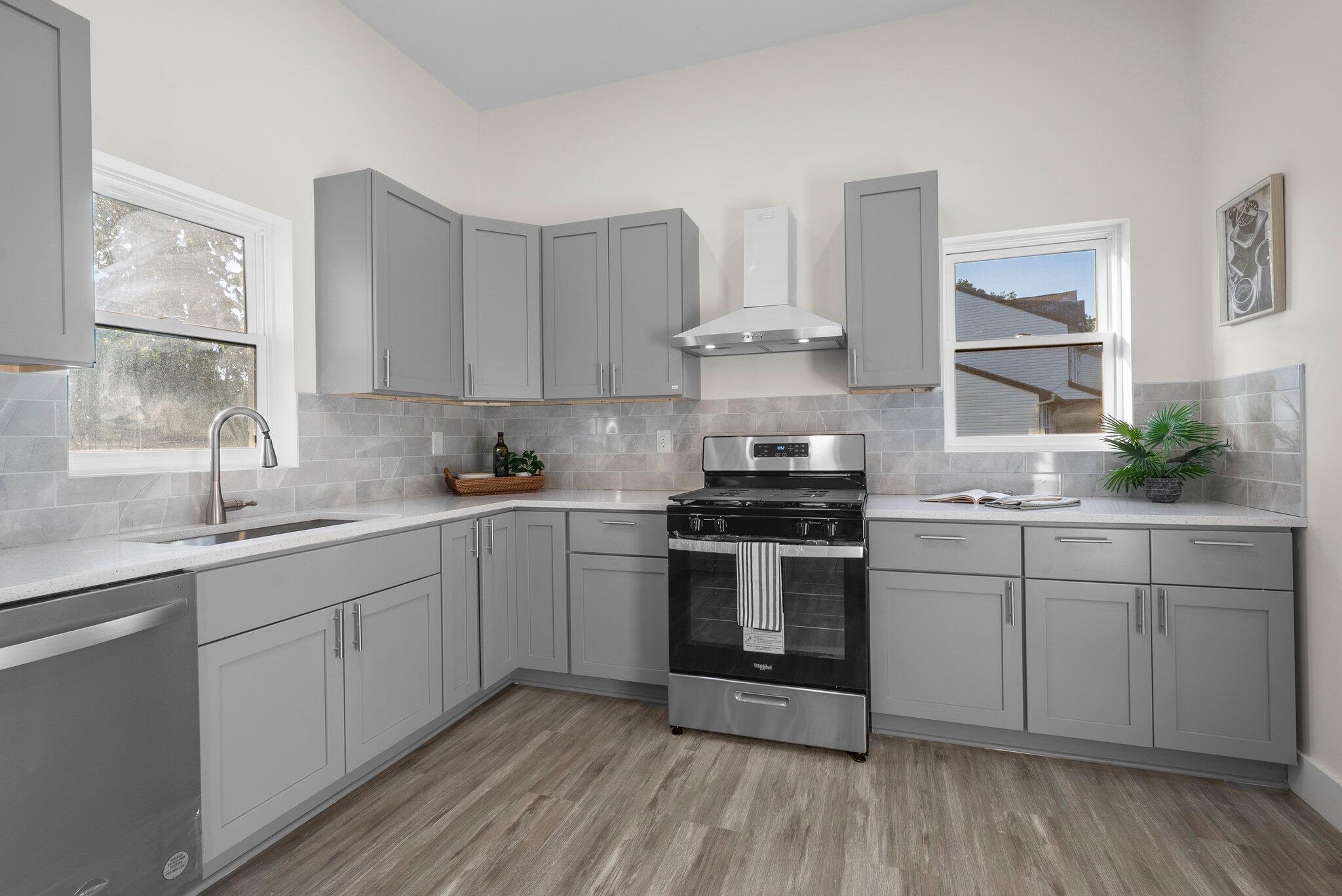 887 Harbinger Circle W