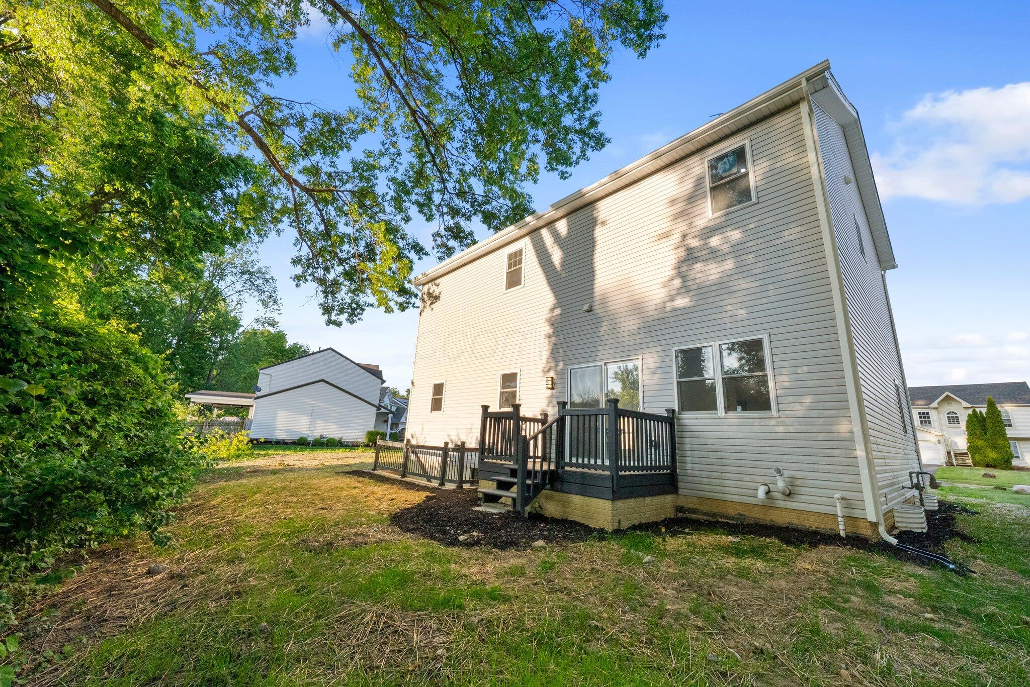 887 Harbinger Circle W