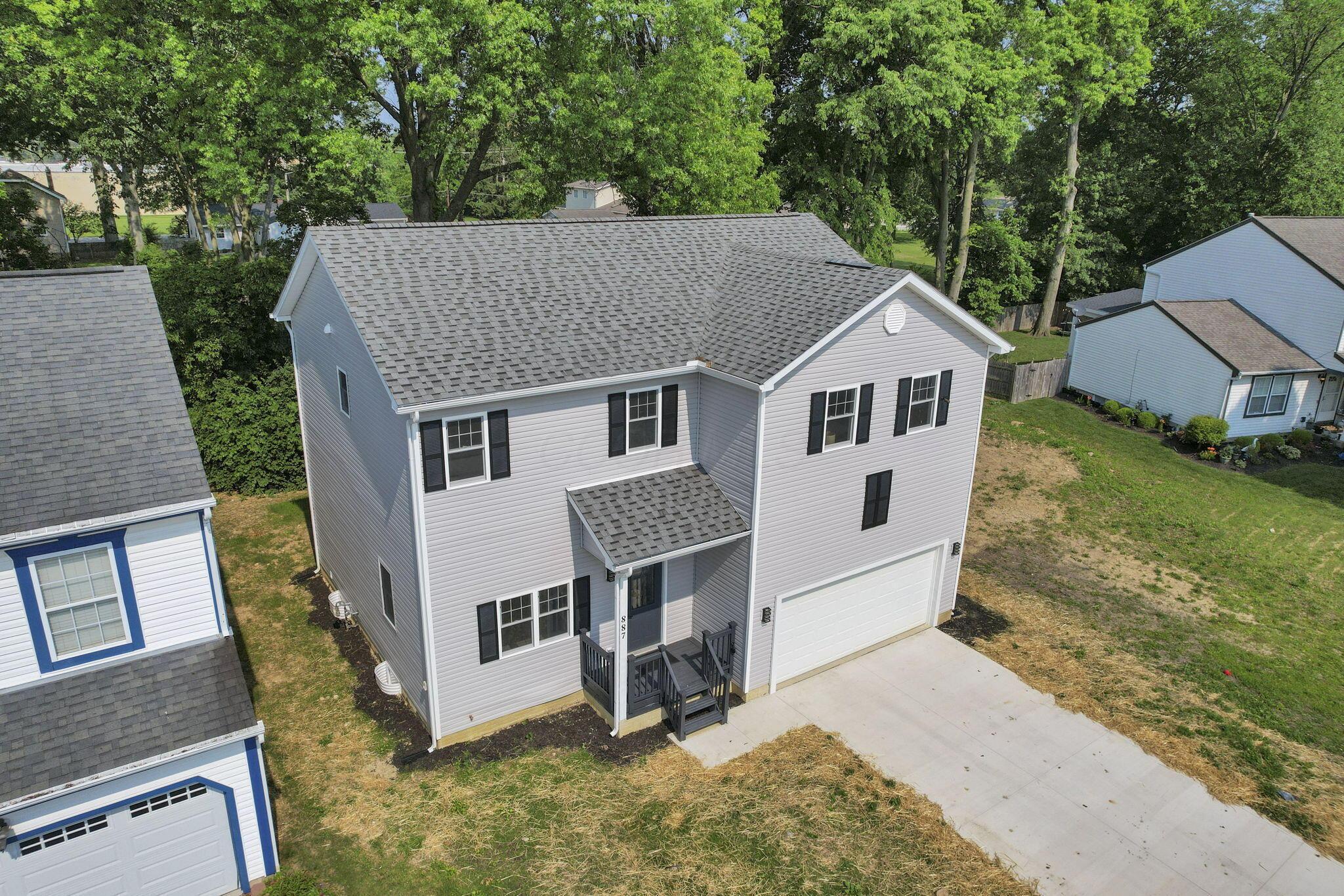 887 Harbinger Circle W